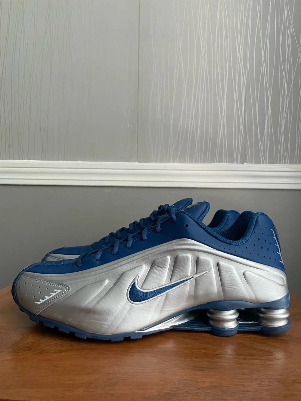 Nike Shox R4 Metallic Silver Team Royal Blue Men’s Size 14 Sneakers HQ1988-009 N